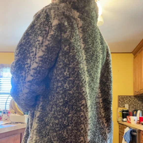 Rachel Roy SUPER thick comfy winter fancy coat. It’s is super soft. Never worn. - Picture 6 of 12